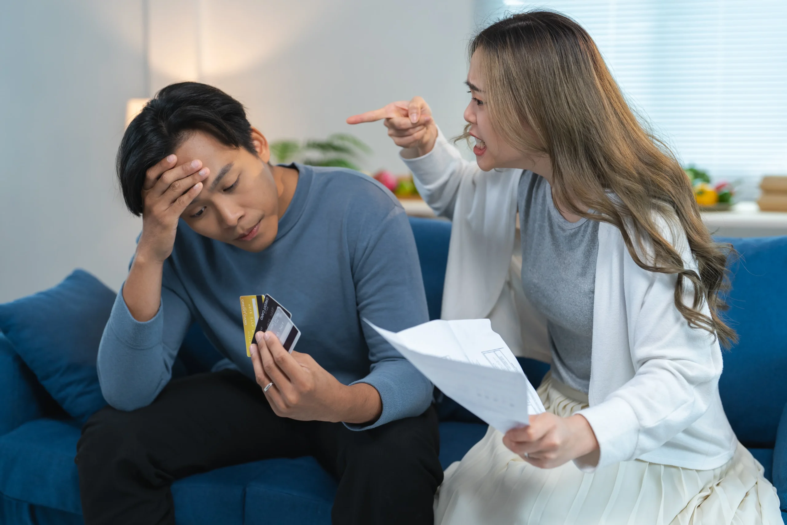 가정경제의 안정성을 무너뜨리는 생활 태도 4가지